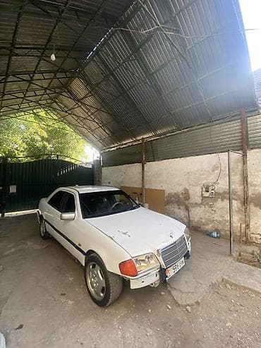 Mercedes-Benz C-Class: 1995 г., 2 л, Механика, Бензин, Седан — 5