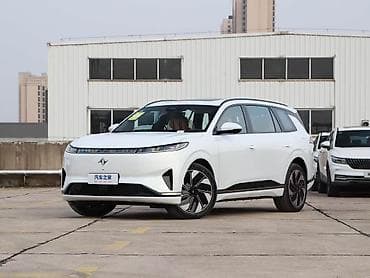 byd e7: Dongfeng eπ 008 Электрический кроссовер (черный кузов) Особенности и — 2