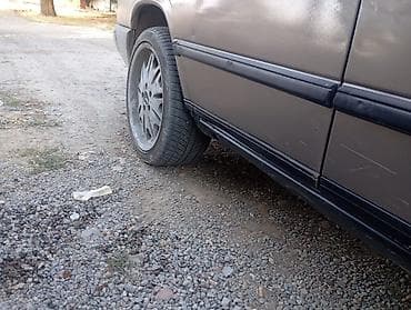 Транспорт: Mercedes-Benz W124: 1988 г., 2 л, Механика, Бензин, Седан — 9