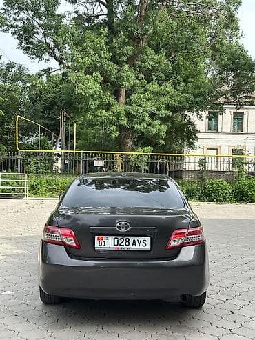 Транспорт: Toyota Camry: 2010 г., 2.5 л, Автомат, Бензин, Седан — 2
