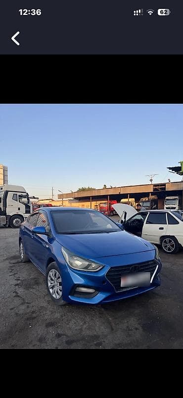 santa fe: Hyundai Solaris: 2017 г., Бензин, Седан — 1