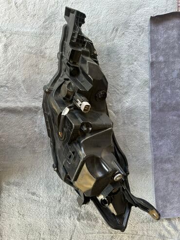 купить золотистого ретривера: Передняя правая фара Toyota 2019 г., Б/у, Оригинал, США — 3