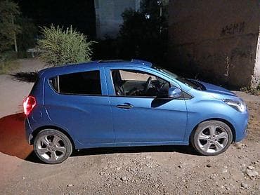 prius plus: Chevrolet Spark: 2016 г., 1 л, Автомат, Бензин, Хэтчбэк — 3