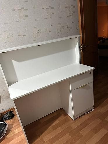 Стойка ресепшн/администатора с подсветкой - Материал: ЛДСП белого