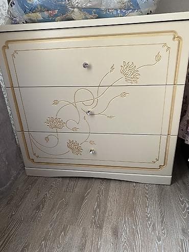 комод для одежды бу: Комод для одежды, Б/у, Без зеркала, ЛДСП, цвет - Золотой, Самовывоз — 1