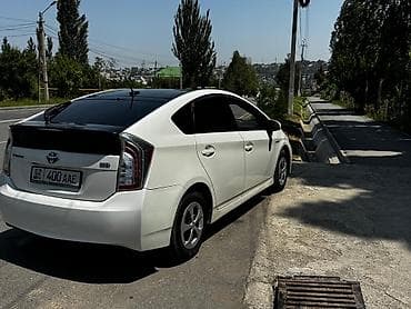 porshe 911: Toyota Prius: 2015 г., 1.8 л, Автомат, Гибрид, Хэтчбэк — 3