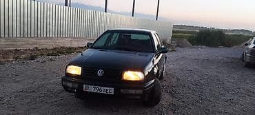 Транспорт: Volkswagen Vento: 1996 г., 1.6 л, Механика, Бензин, Седан — 1