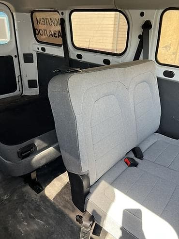 Грузопассажирский фургон Wuling (белый) Описание: - Компактный — 3