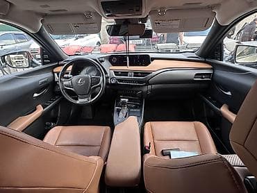 tesla 3: Lexus UX: 2019 г., 2 л, Автомат, Гибрид, Кроссовер — 6