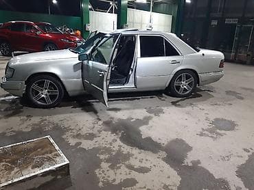 v class: Mercedes-Benz W124: 1993 г., Седан — 4