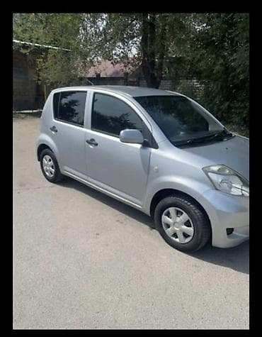 toyota raf4: Daihatsu Sirion: 2007 г., 1 л, Механика, Бензин, Хэтчбэк — 4