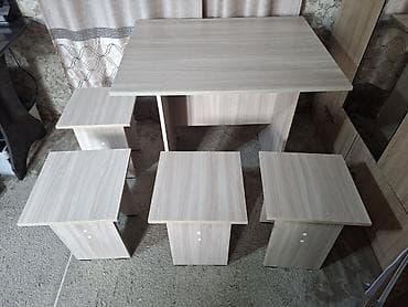 study table: Продаю новый кухонный стол с 4 табуретами. размер стола 90см на 70см — 2