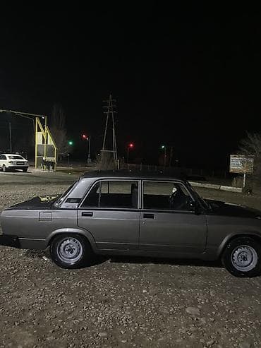 салон машины: ВАЗ (ЛАДА) 2107: 2010 г., Ручные, Бензин, Седан — 5