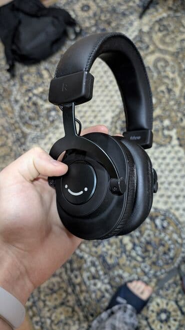 сумки для одежды: Комплект: наушники Fifine H8 + провод.

Цена: 2500 сом. Срочно — 1