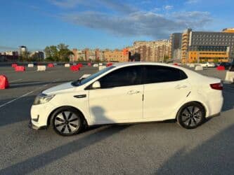 Kia Rio: 2013 г., 1.4 л, Механика, Бензин, Седан