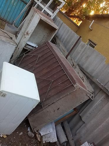 шкаф угловой для одежды и белья: .красный 3дверный.желтый 3.дверный.полки все есть двери итд зеркалом — 5