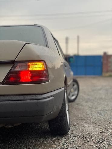 s 350: Mercedes-Benz W124: 1987 г., 2.3 л, Механика, Бензин, Седан — 5