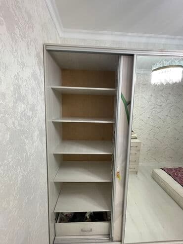 комод с зеркалом в спальню: Спальный гарнитур, Б/у, Шкаф, Тумба, Кыргызстан, Самовывоз, цвет - Белый — 3