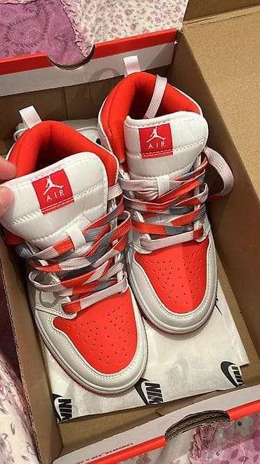 обувь для туризма: Детские кроссовки Jordan (Nike) модель BQ - Размер: US 3Y (UK 2.5 / — 1