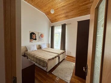 дом на иссык куле купить: Коттедж, ЦО Каприз, Чолпон-Ата, Детская площадка, Охраняемая территория, Бассейн — 14