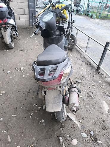 скутер бушный: Тип скутера 150 куб. см, Бензин, Б/у — 1