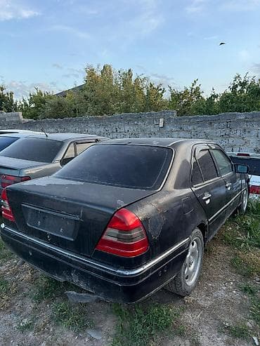 дтп мерс: Mercedes-Benz C-Class: 1995 г., 2 л, Автомат, Бензин, Седан — 2