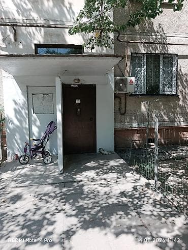 по ленинское: 1 комната, 35 м², ул. Московская / Уметалиева 105 серия, 1 этаж, Требуется ремонт — 4