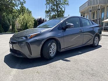 byd e2 2023: Toyota Prius: 2019 г., Гибрид, Лифтбек — 1