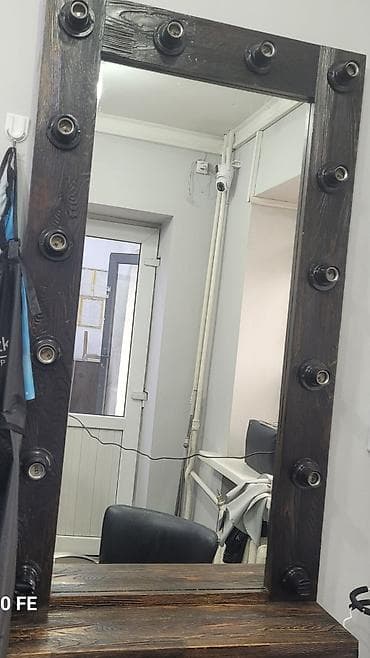 работа парикмахера: Зеркало тележка кресло сатылат жакшы состояние кресло иштейт — 1