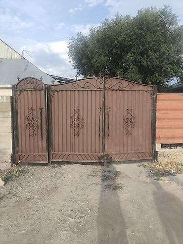 Ачылма дарбазалар: Кованые распашные ворота с калиткой - Конструкция: двустворчатые — 2