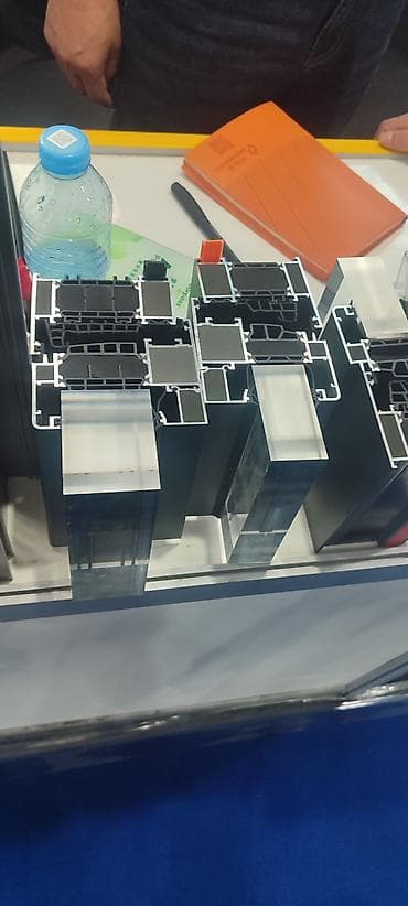 Отделочные работы: На заказ Цельностеклянная перегородка, Для офиса, Монтаж — 8