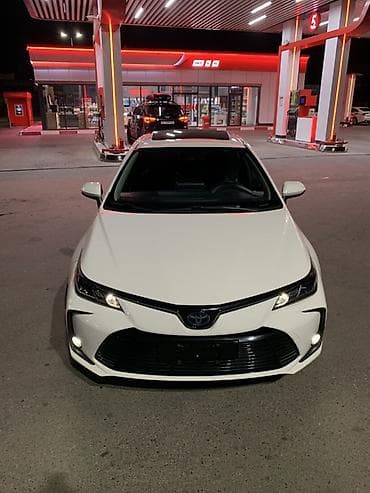 outback br: Toyota Corolla: 2021 г., 1.8 л, Вариатор, Гибрид, Седан — 1