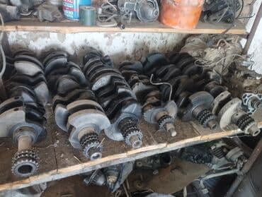 В продаже коленвалы, блоки в цилиндров, поддоны картера и другие