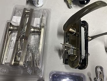 слиндир: Дверная фурнитура и замки - Комплект ручек с врезным замком и — 5