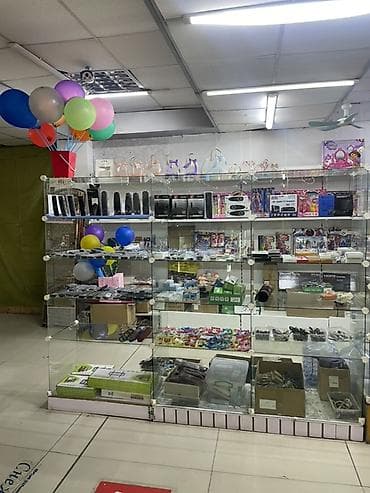o store: Стеклянная витрина 3м × 2м Описание: Продаю большую стеклянную — 5