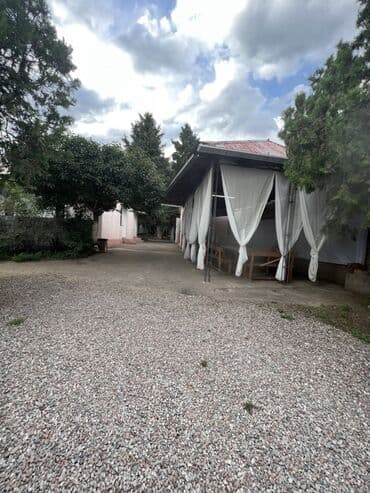 сдаётся частный дом бишкеке: Дом, 250 м², 11 комнат, Риэлтор, Косметический ремонт — 1