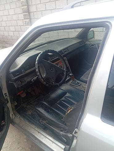mers e124: Mercedes-Benz W124: 1992 г., 2.9 л, Механика, Дизель, Универсал — 2
