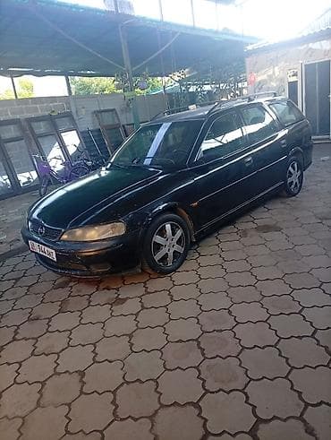 Opel Vectra: 2001 г.