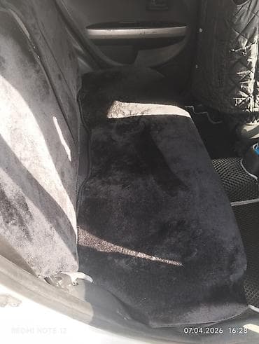 b class: Toyota Ist: 2002 г., 1.5 л, Автомат, Бензин, Хэтчбэк — 4