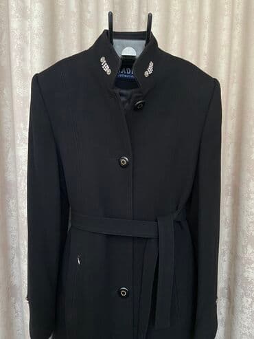 дордой женские куртки: Женское пальто, деми, кашемир, чёрное, пр-ва Италия, б/у, размер — 3