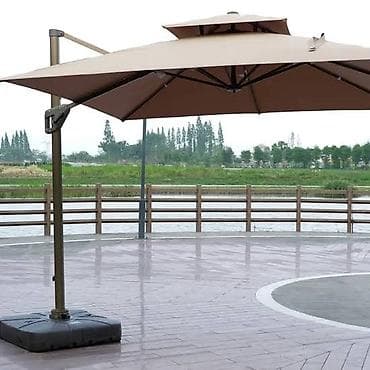 Пляжно-садовый зонт с боковой стойкой и верхней вентиляционной секцией