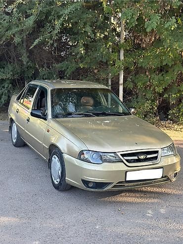 Daewoo Nexia: 2012 г., 1.5 л, Механика, Бензин, Седан