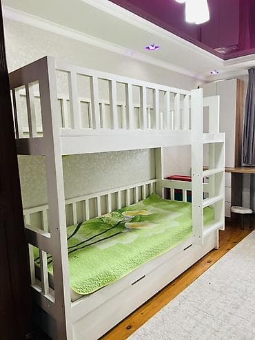 трех ярусную кровать: Двухъярусная детская кровать, Натуральное дерево, цвет - Белый — 1