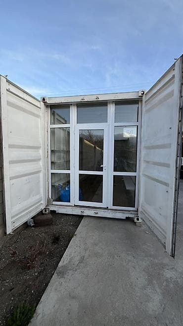 металлический гараж: Морской контейнер 20 футов, переоборудованный под торговую — 2