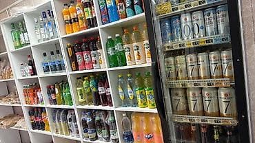 бутыль вода: Мини‑маркет с широким ассортиментом напитков и продуктов повседневного — 6