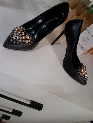 черные каблуки: Очень красивые туфли на каблуках, в идеальном состоянии. Одевала 1 — 2