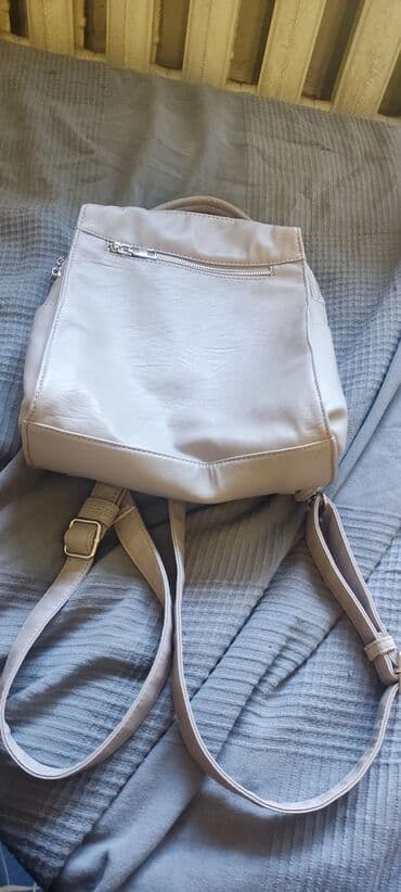 чемодан дорожный бу: Рюкзак-сумка, трансформер. Лямки перестегиваются и регулируются. Цвет — 2