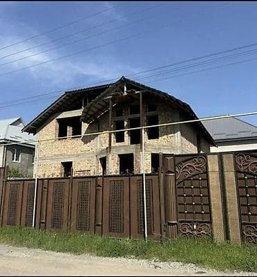 Срочно продается участок с большим домом в престижном районе с at lalafo.kg Срочно продается участок с большим домом в престижном районе с