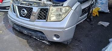 Nissan Pathfinder: 2000 г.