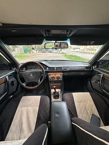 зеркало 211: Mercedes-Benz W124: 1991 г., Седан — 8